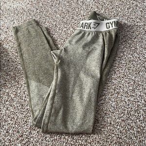 Green gym shark leggings size small